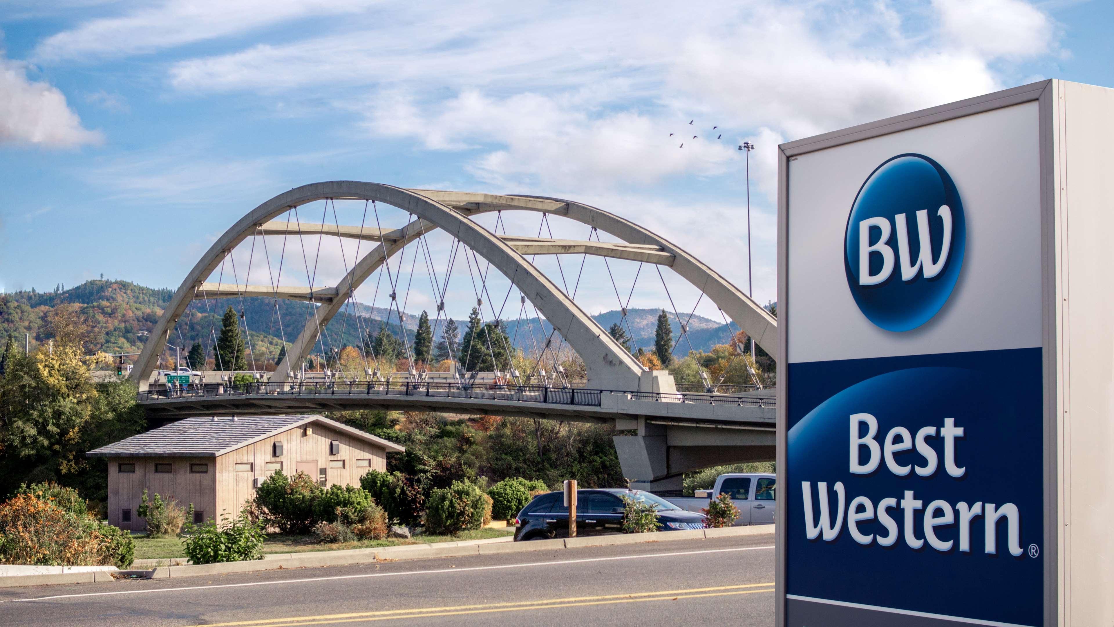 Best Western Inn At The Rogue Rogue River Exterior foto