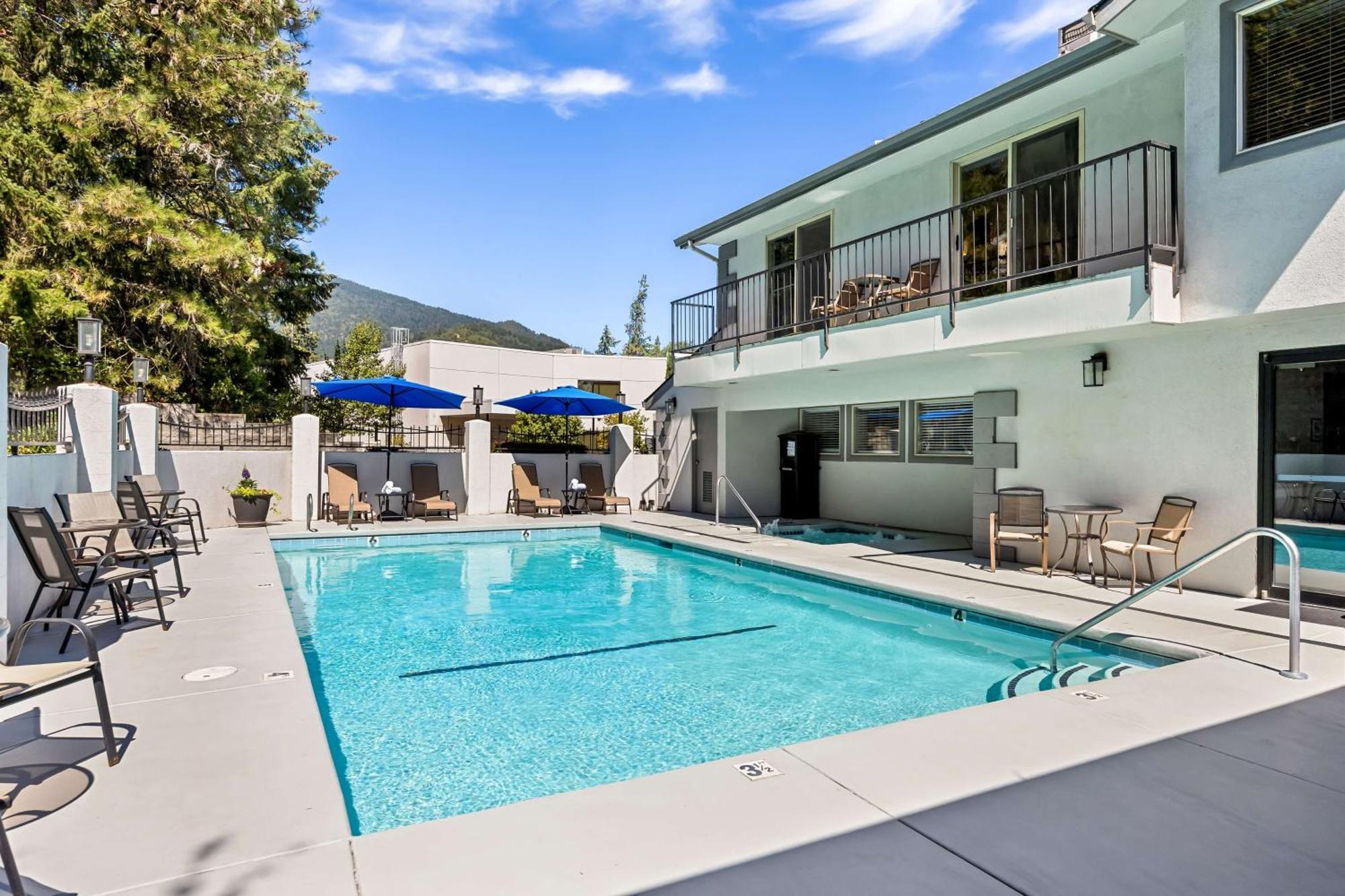 Best Western Inn At The Rogue Rogue River Exterior foto