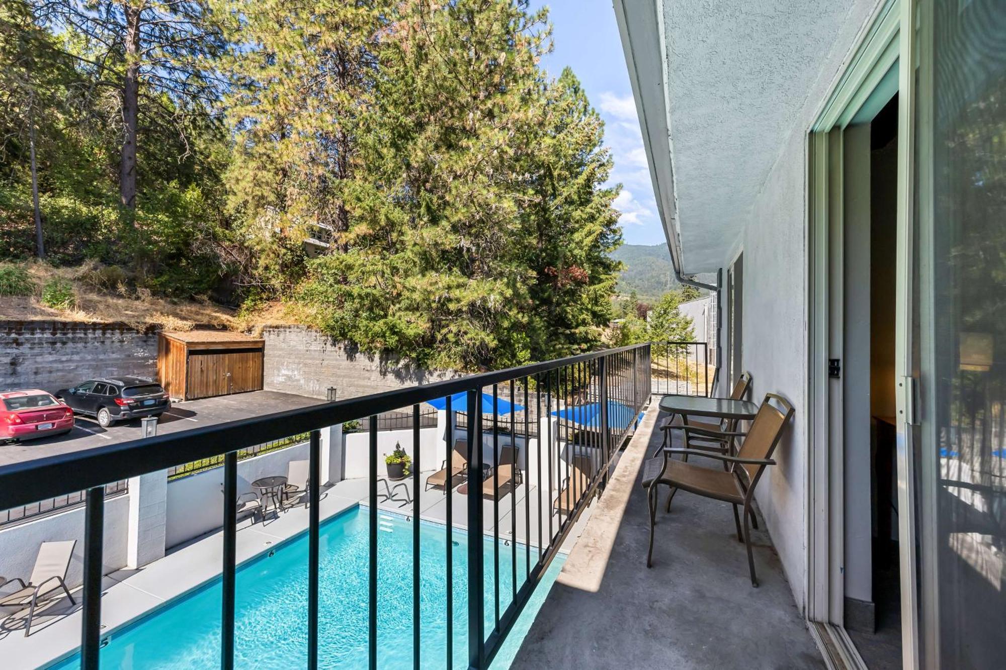 Best Western Inn At The Rogue Rogue River Exterior foto